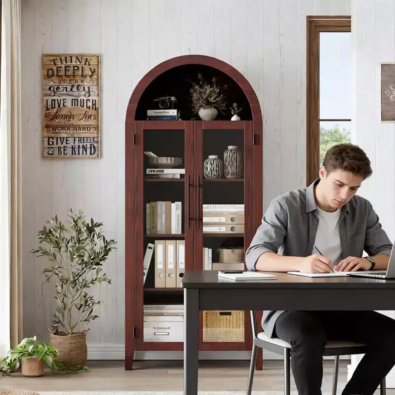 Mobile contenitore alto ad arco con ante in vetro, libreria espositiva a 5 ripiani con ripiani regolabili per cucina o soggiorno